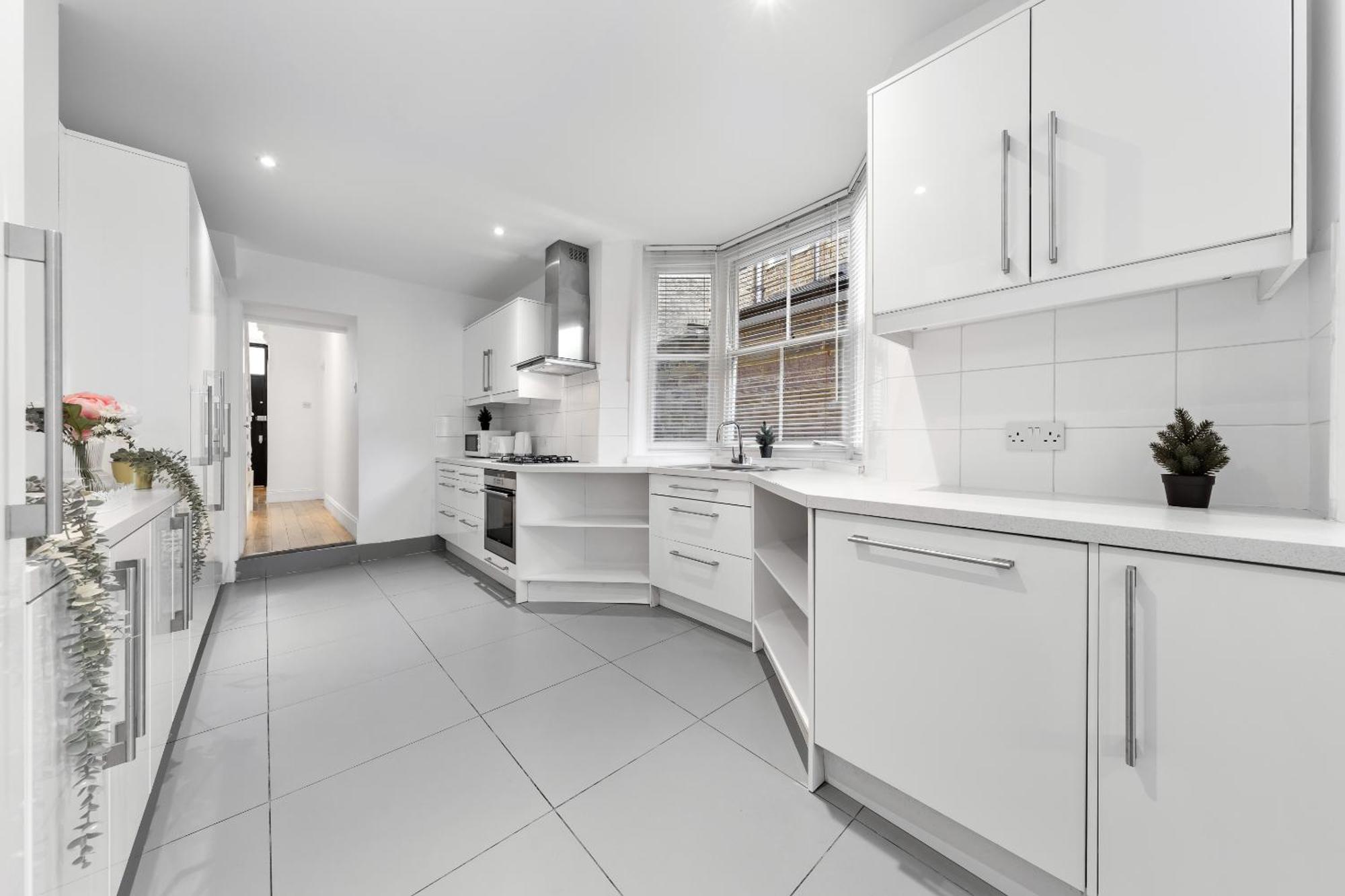 Luxury 4-Bedroom Modern Flat In Central London Steps From Station, Sleeps 9 In Style! エクステリア 写真