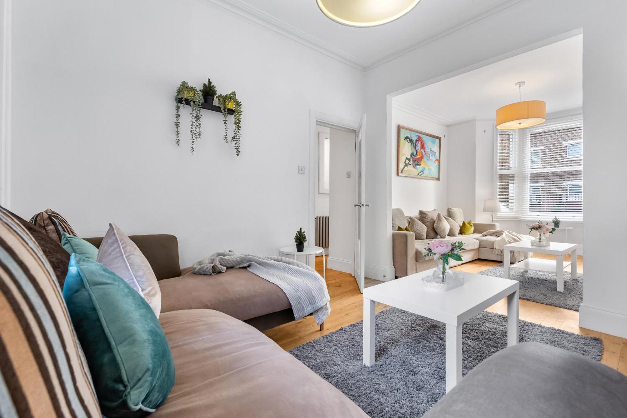 Luxury 4-Bedroom Modern Flat In Central London Steps From Station, Sleeps 9 In Style! エクステリア 写真