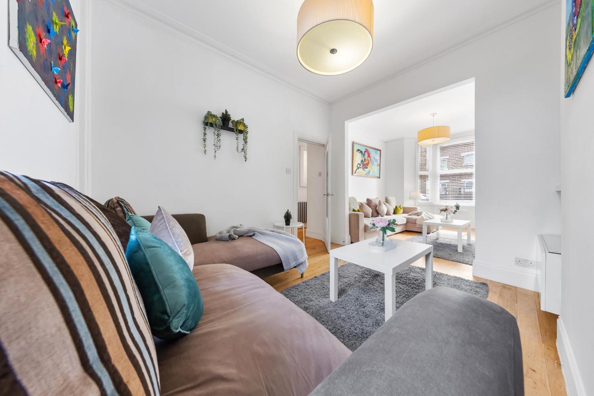 Luxury 4-Bedroom Modern Flat In Central London Steps From Station, Sleeps 9 In Style! エクステリア 写真