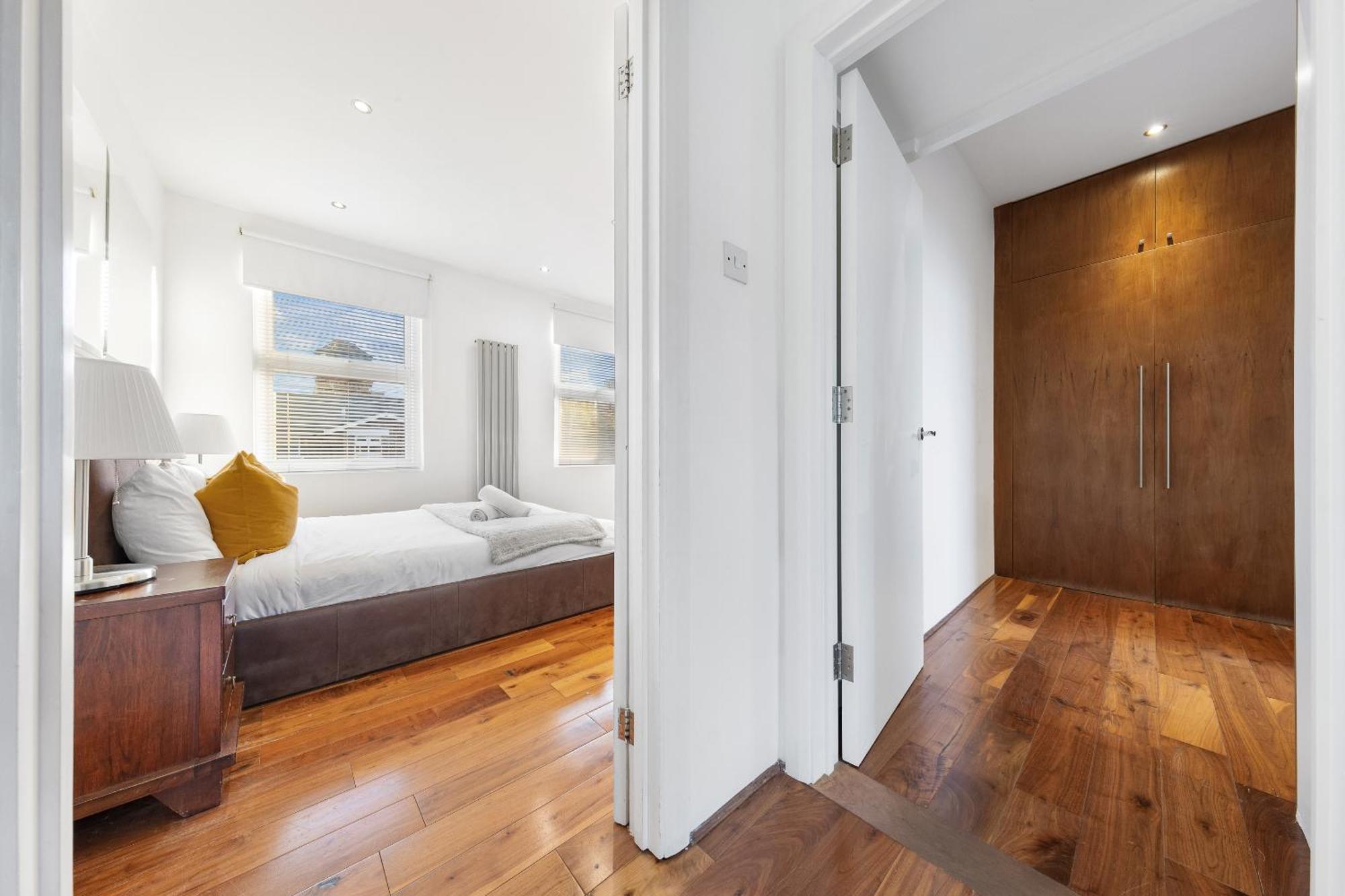 Luxury 4-Bedroom Modern Flat In Central London Steps From Station, Sleeps 9 In Style! エクステリア 写真