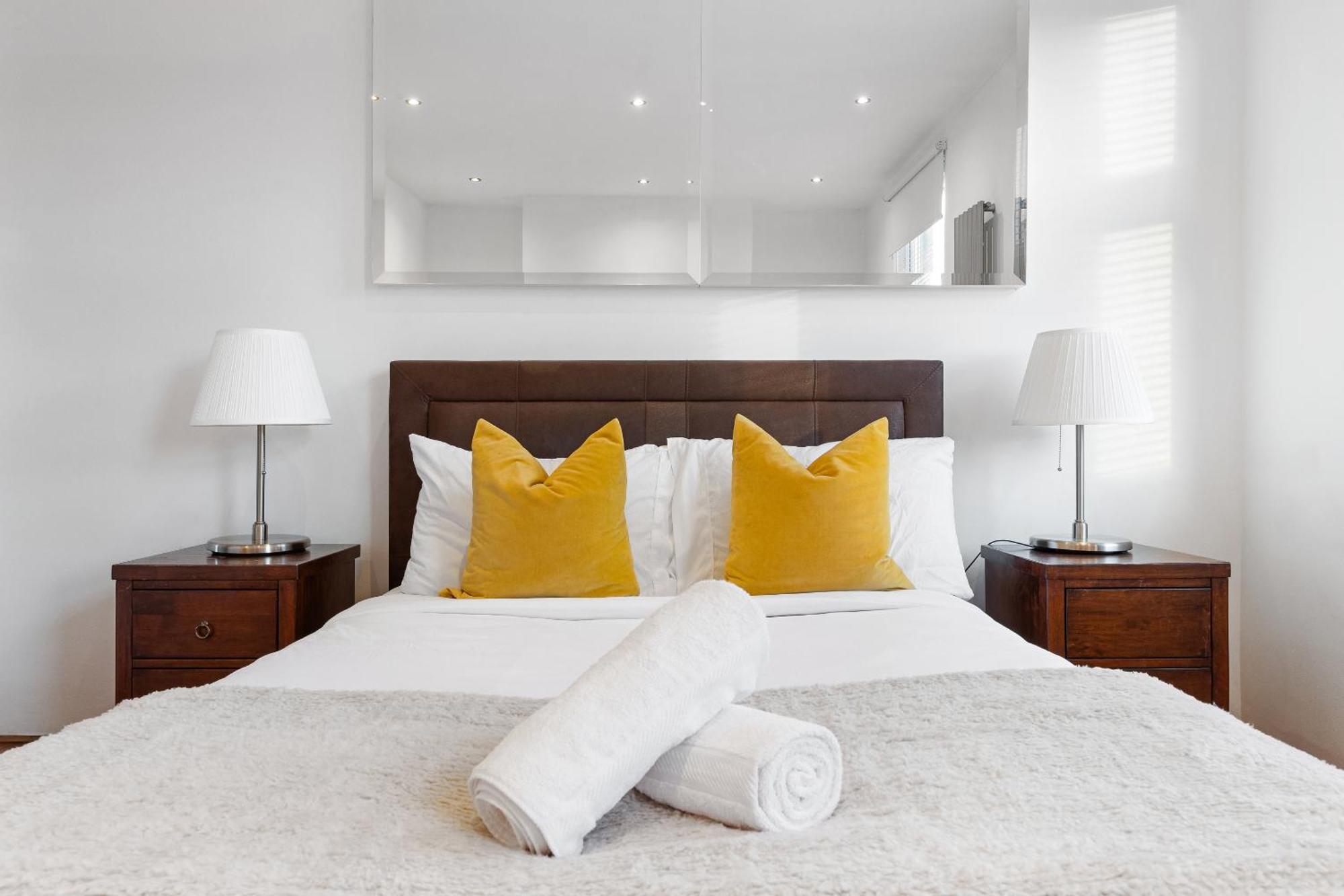 Luxury 4-Bedroom Modern Flat In Central London Steps From Station, Sleeps 9 In Style! エクステリア 写真