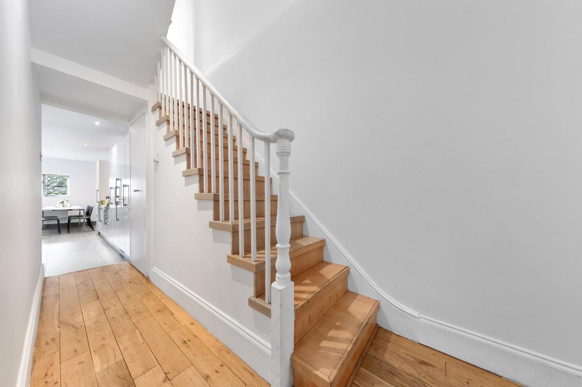 Luxury 4-Bedroom Modern Flat In Central London Steps From Station, Sleeps 9 In Style! エクステリア 写真