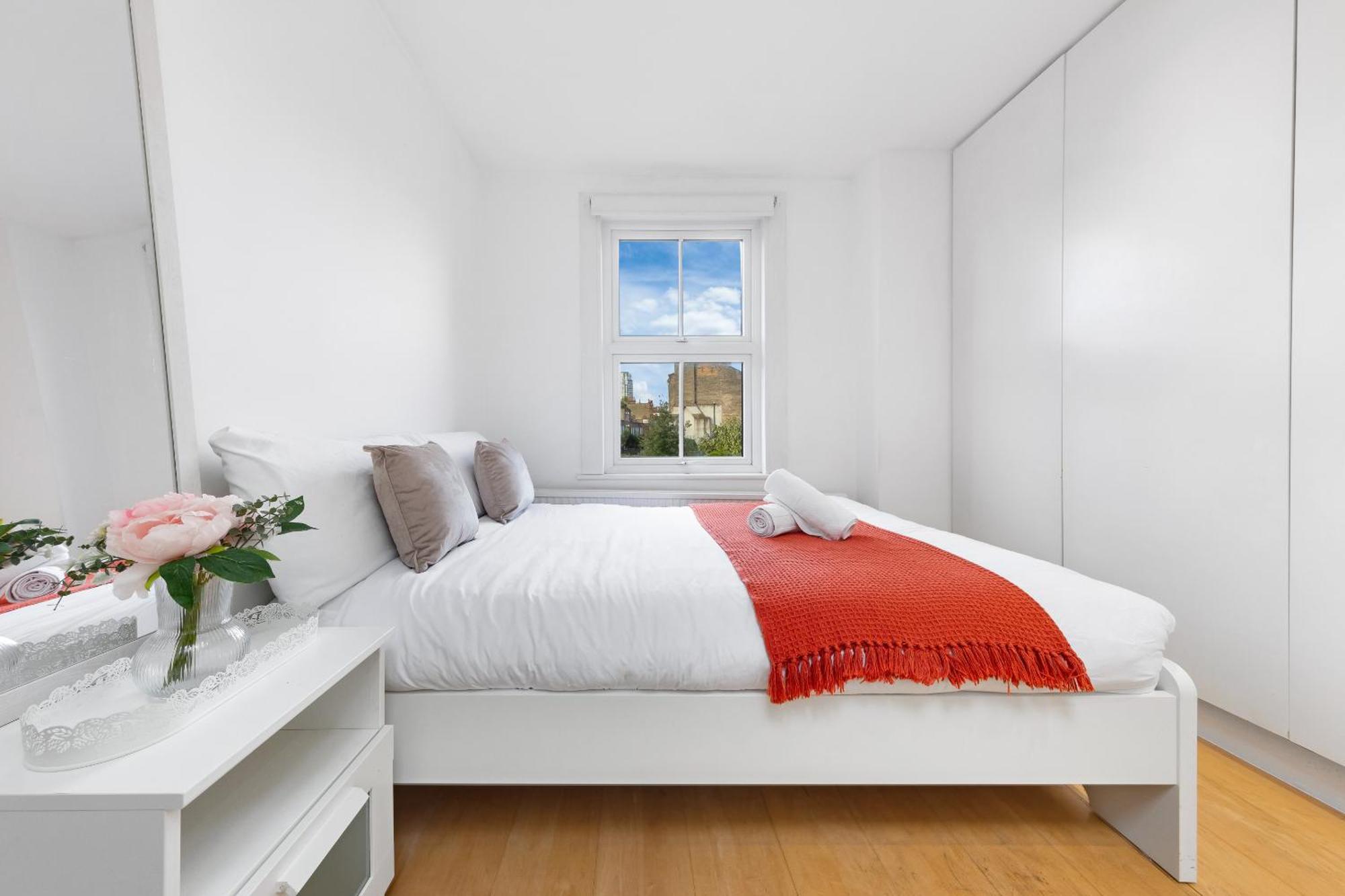 Luxury 4-Bedroom Modern Flat In Central London Steps From Station, Sleeps 9 In Style! エクステリア 写真