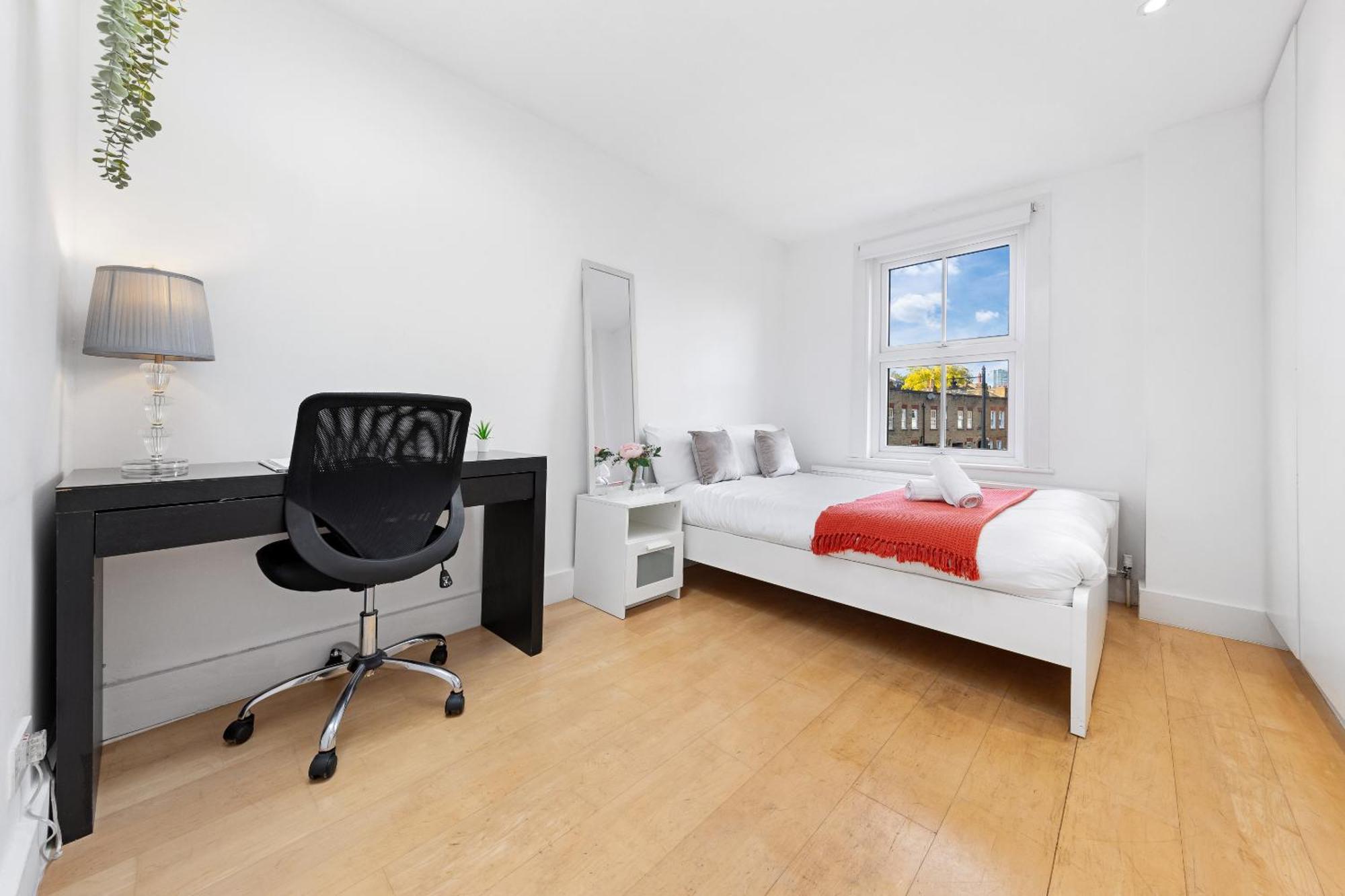 Luxury 4-Bedroom Modern Flat In Central London Steps From Station, Sleeps 9 In Style! エクステリア 写真