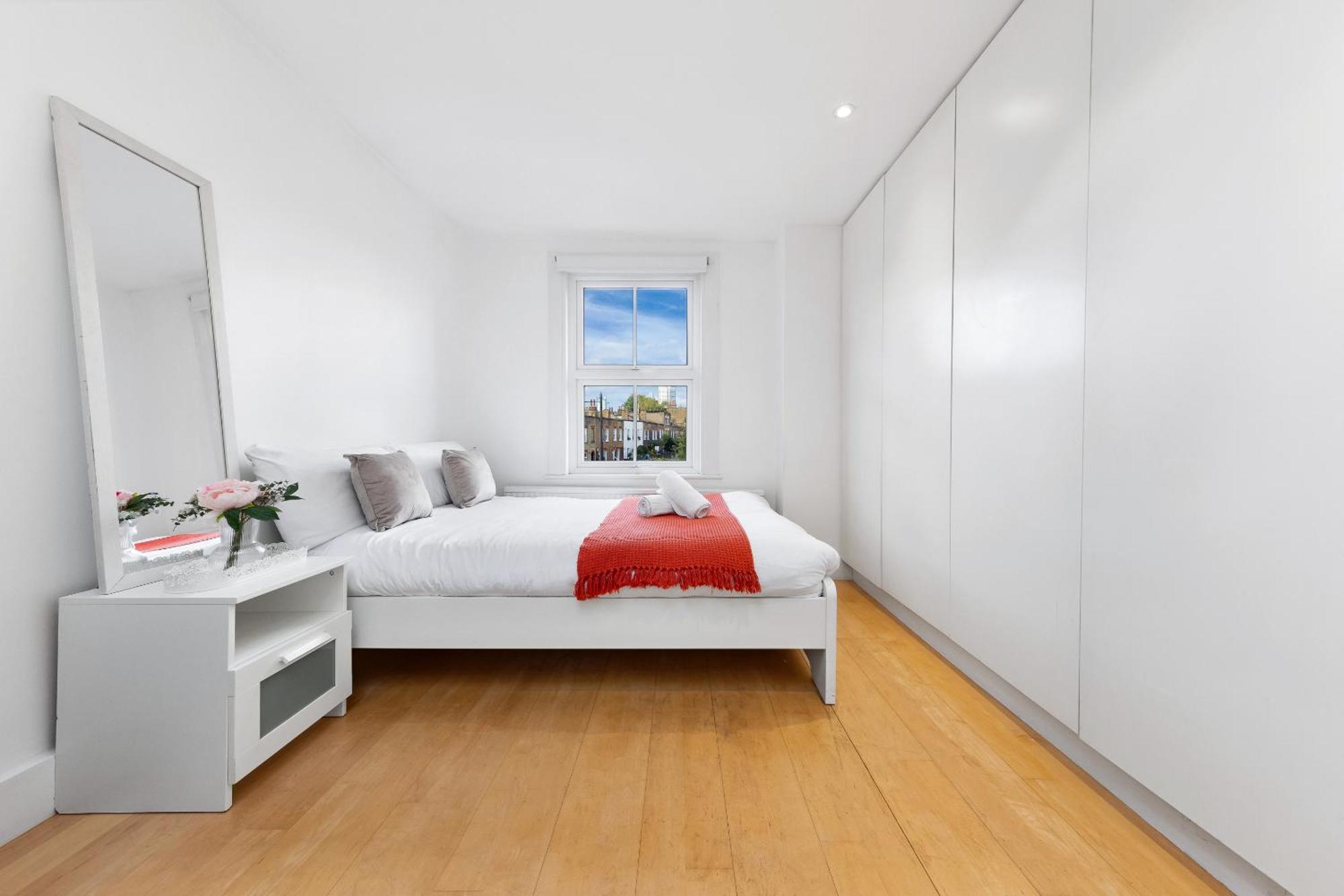 Luxury 4-Bedroom Modern Flat In Central London Steps From Station, Sleeps 9 In Style! エクステリア 写真