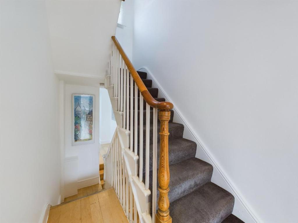 Luxury 4-Bedroom Modern Flat In Central London Steps From Station, Sleeps 9 In Style! 部屋 写真