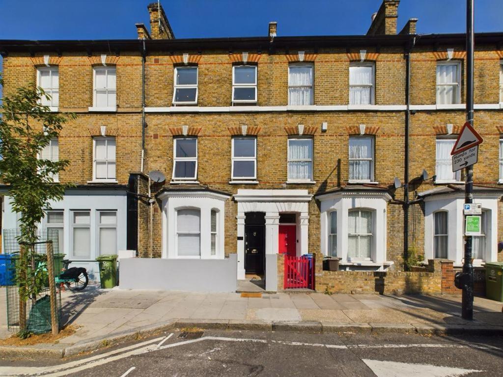 Luxury 4-Bedroom Modern Flat In Central London Steps From Station, Sleeps 9 In Style! 部屋 写真