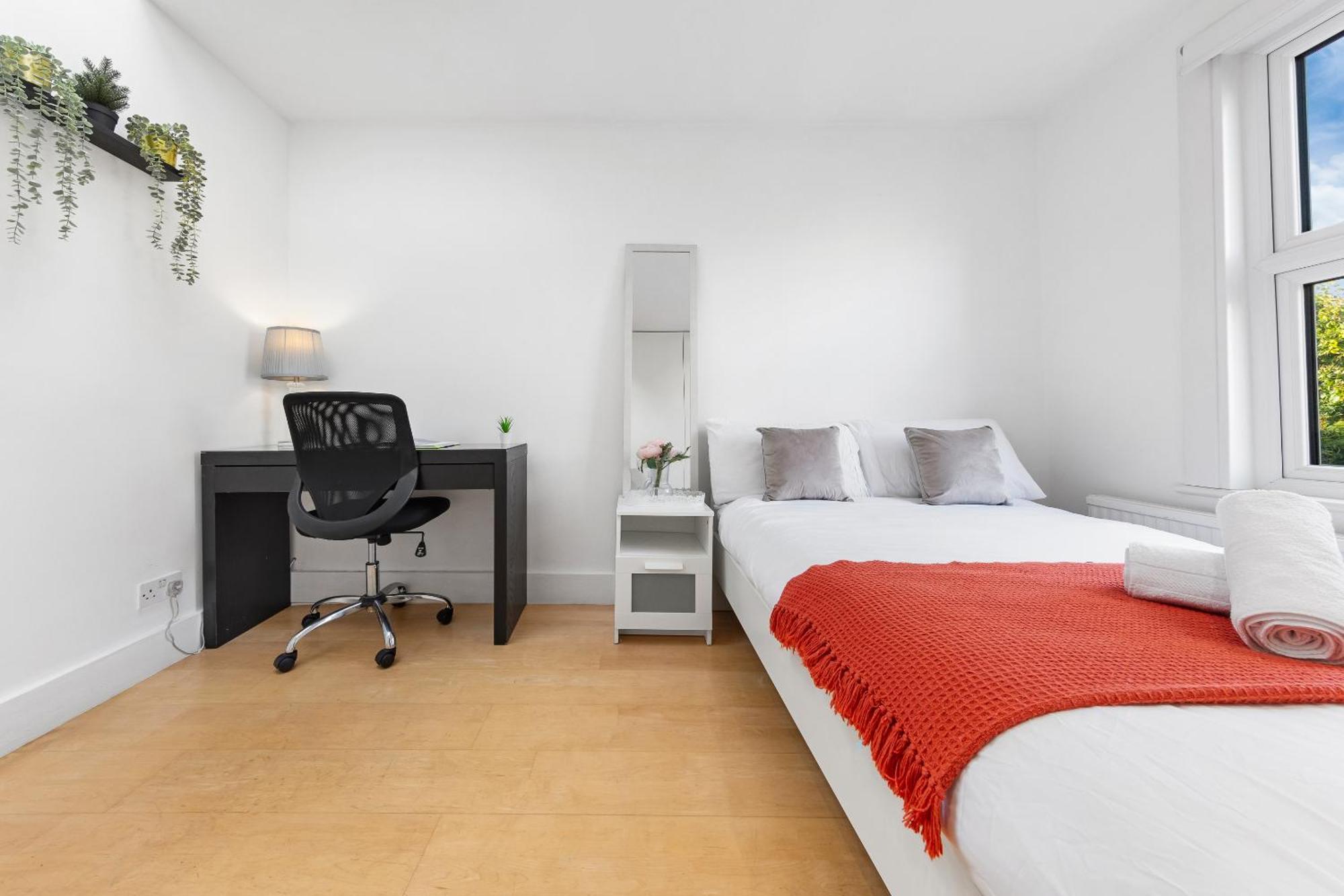 Luxury 4-Bedroom Modern Flat In Central London Steps From Station, Sleeps 9 In Style! エクステリア 写真