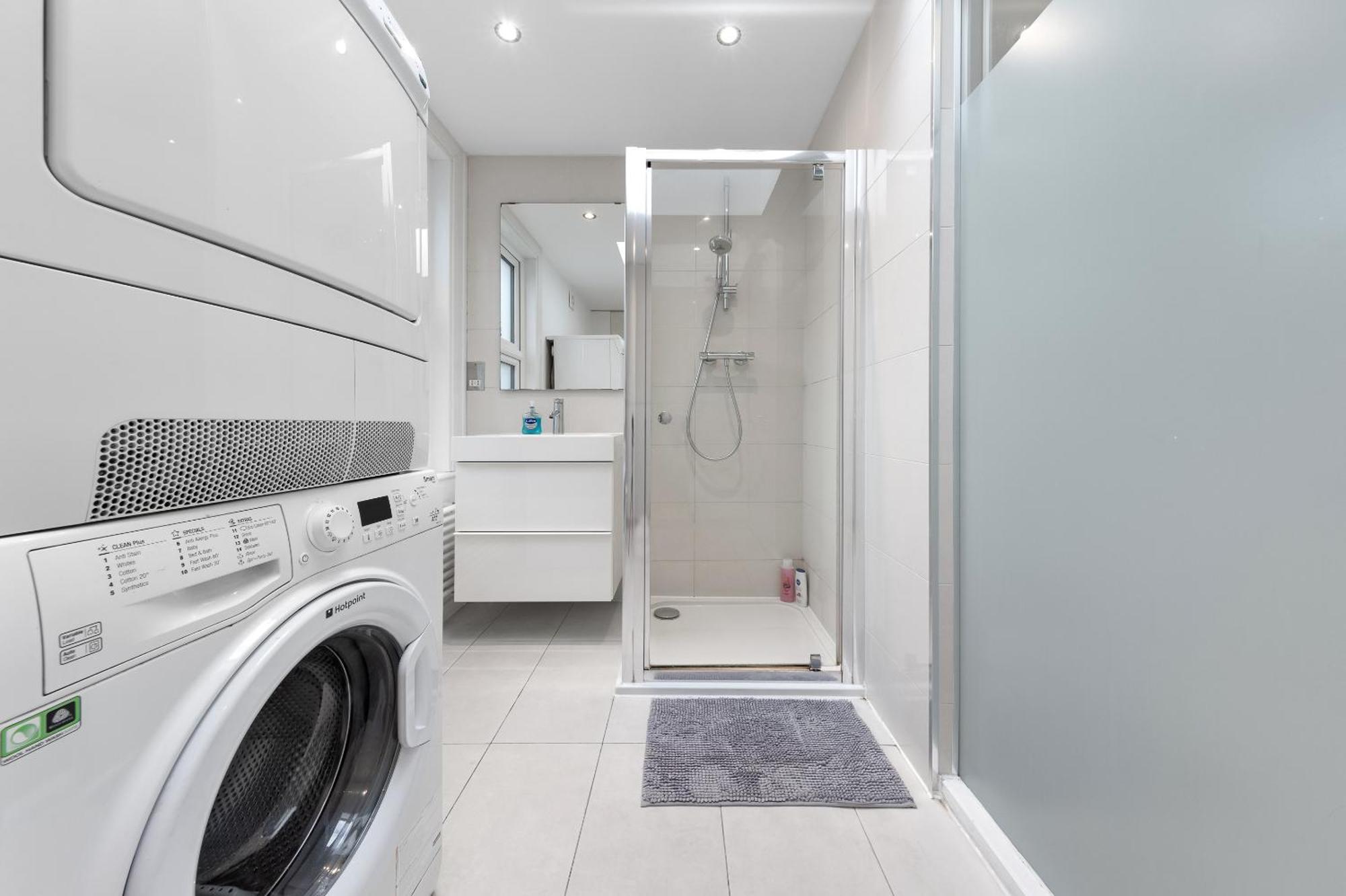 Luxury 4-Bedroom Modern Flat In Central London Steps From Station, Sleeps 9 In Style! エクステリア 写真