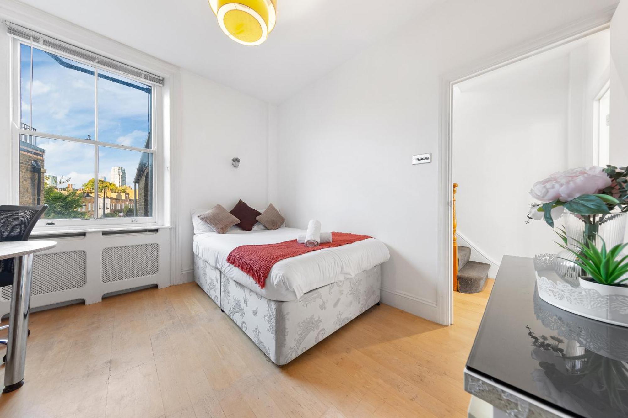 Luxury 4-Bedroom Modern Flat In Central London Steps From Station, Sleeps 9 In Style! エクステリア 写真