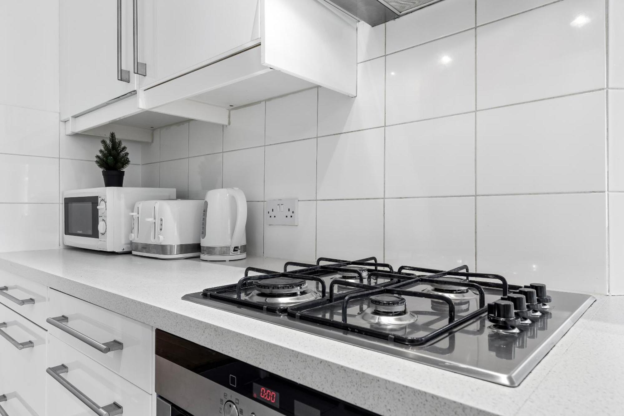Luxury 4-Bedroom Modern Flat In Central London Steps From Station, Sleeps 9 In Style! エクステリア 写真